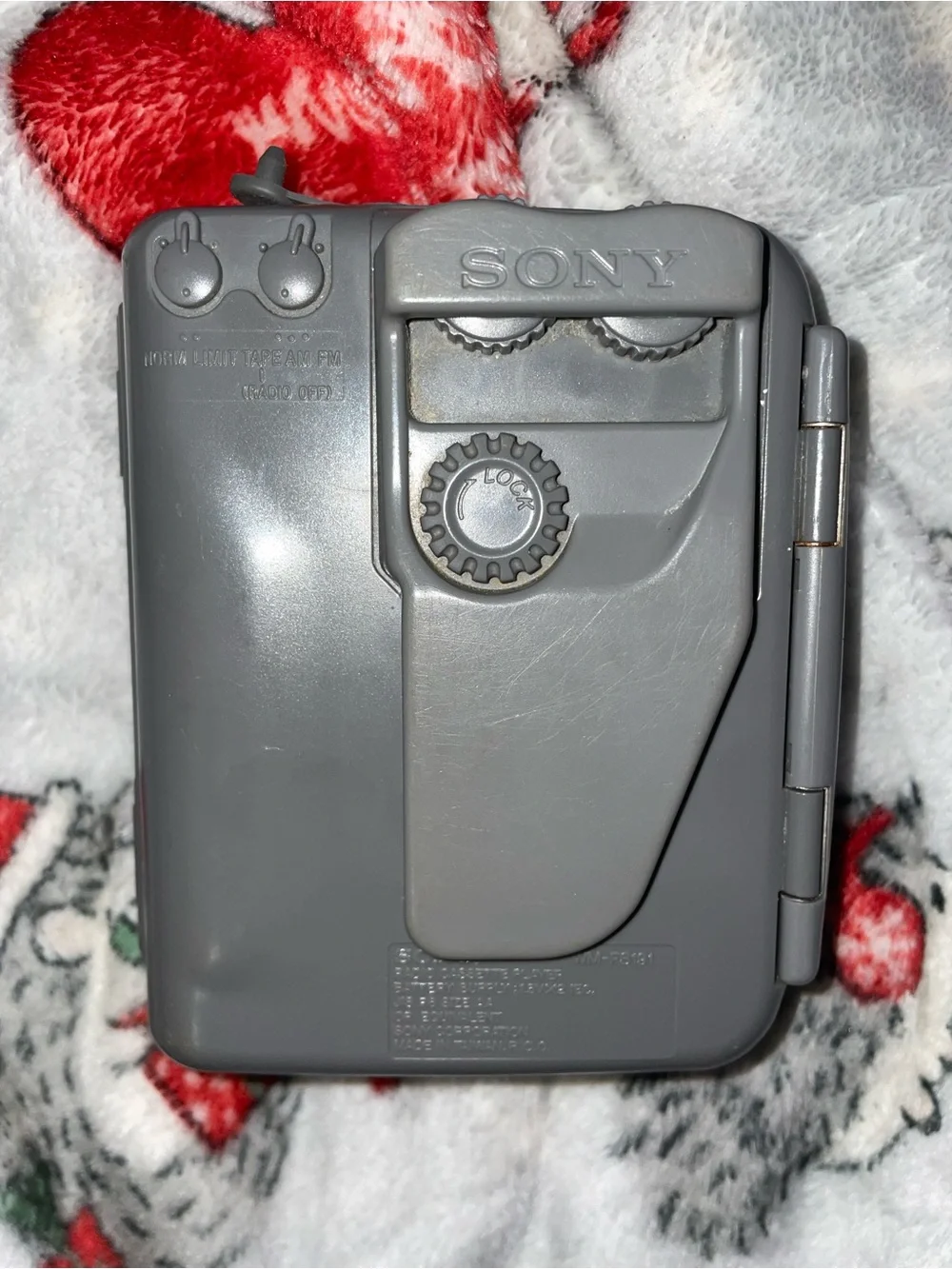 SONY SPORTS WALKMAN WM-FS191 YELLOW AM/FM PORTABLE CASSETTE PLAYER